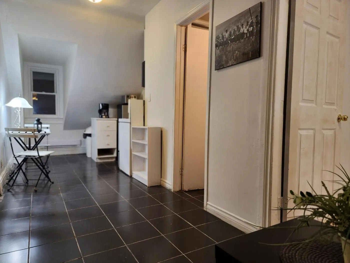 Downtown Guesthouse Торонто Гостевой дом